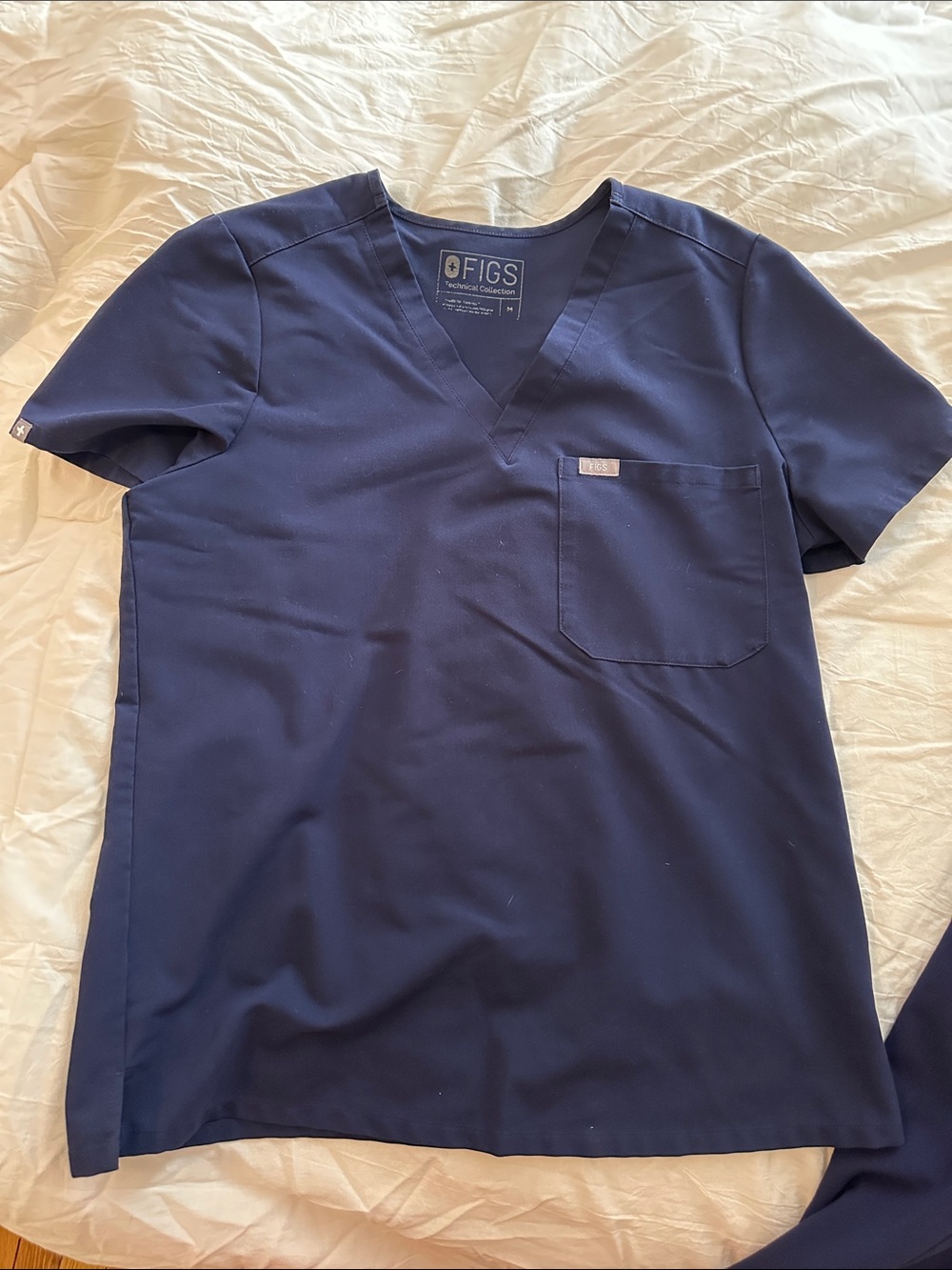 Figs Navy Blue Scrub Set- Small Top- Medium Pants (mismatched) - Picture 4 of 8